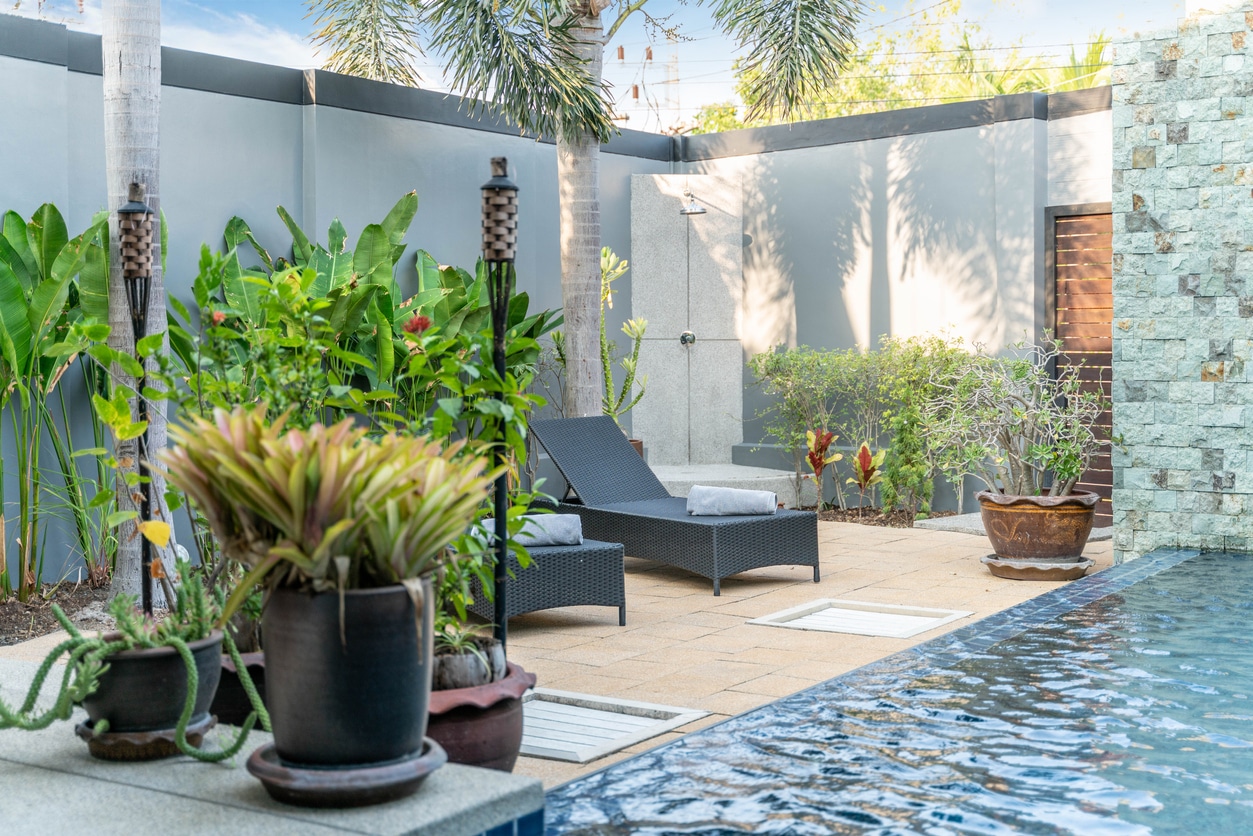 Piscine tropicale Villa avec jardin verdoyant