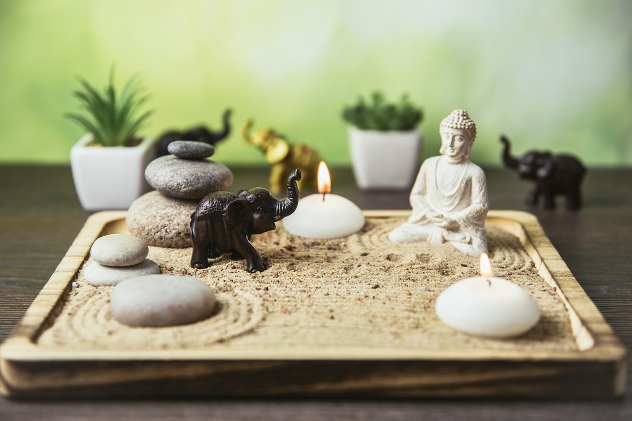 jardin zen miniature avec figurines