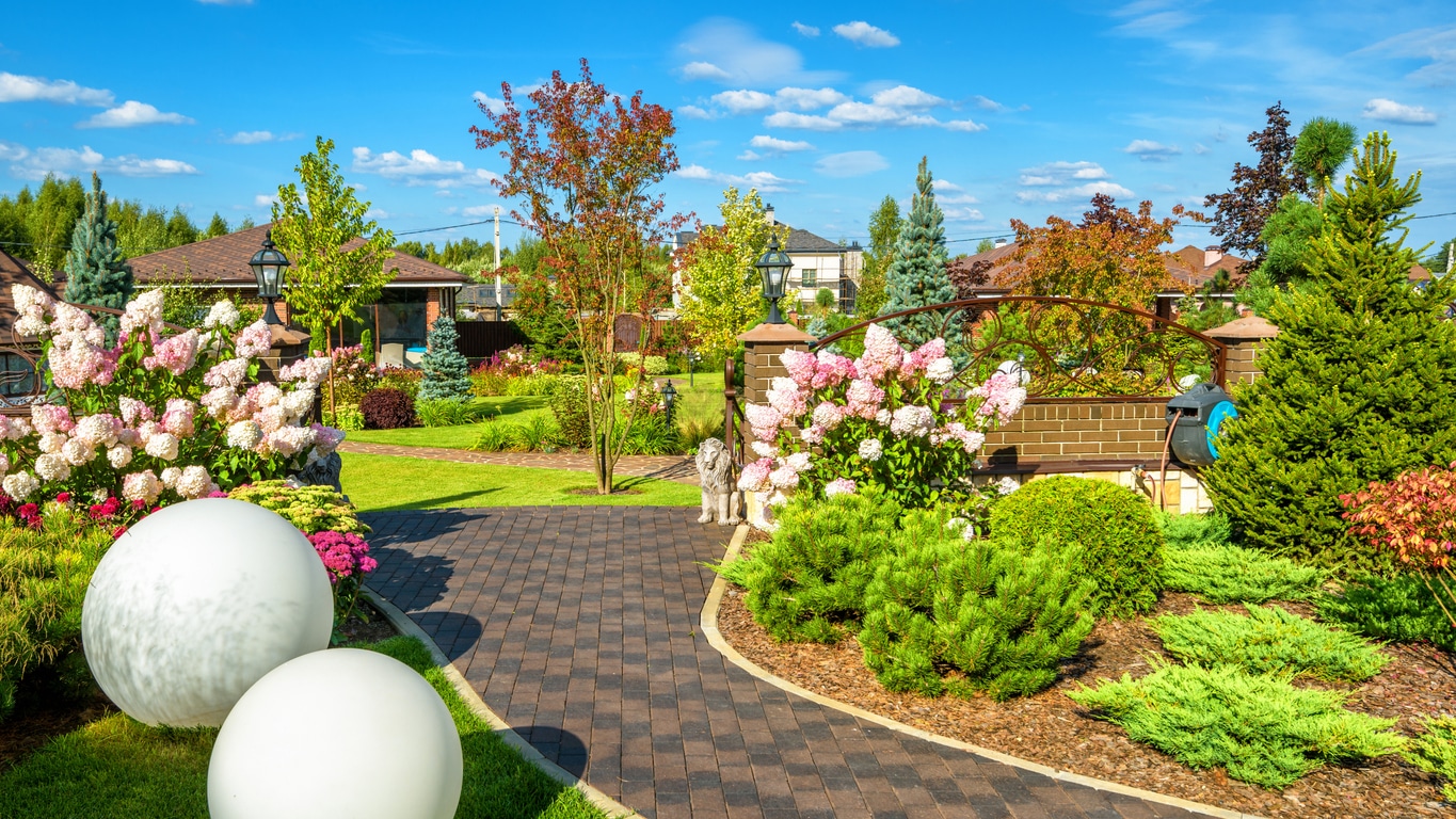 un jardin bucolique à la maison