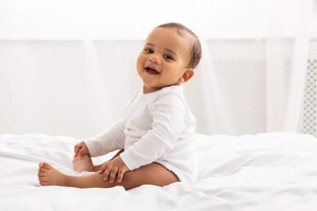 bébé sur matelas