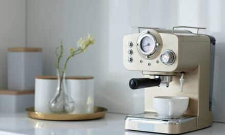 Comment intégrer une machine à café à grain dans une cuisine moderne ?